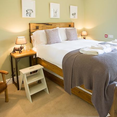 The Kings Arms Hotel Fernhurst Bagian luar foto